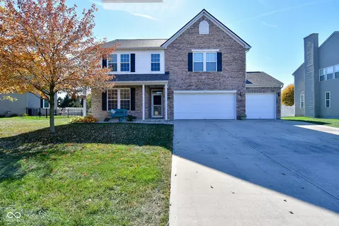 2080 Heathermor Dr, Avon, IN 46123