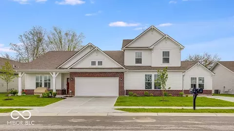 251 Hunters Ridge Dr, Danville, IN 46122