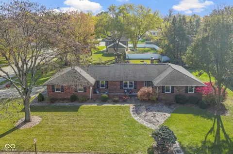 10713 E Lakeshore Dr, Carmel, IN 46033