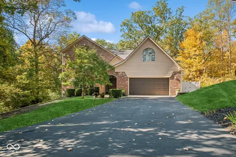 6902 Creekridge Trl, Indianapolis, IN 46256