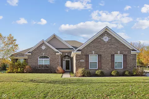 13192 Regina Dr, Carmel, IN 46074