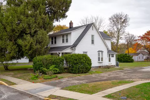 225 N Brewer St, Greenwood, IN 46142
