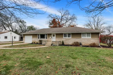 2551 Pearl St, Columbus, IN 47201