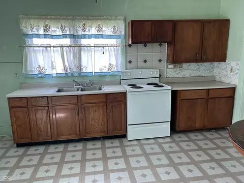 Kitchen - 4634 E 400 S, Hemlock, IN 46937 photo 1 of 3