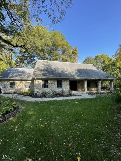 2232 E Crosby Rd, Mooresville, IN 46158