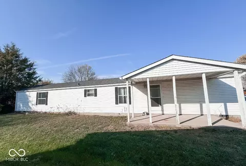 86 Fountain Lake Dr, Greenfield, IN 46140