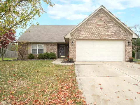 17733 Windwood Cir, Westfield, IN 46074