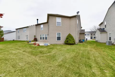 Exterior - 9483 W Quarter Moon Dr, Pendleton, IN 46064 photo 3 of 4