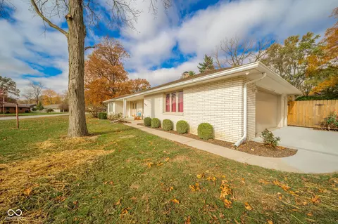 8700 W Red Bud Ln, Muncie, IN 47304