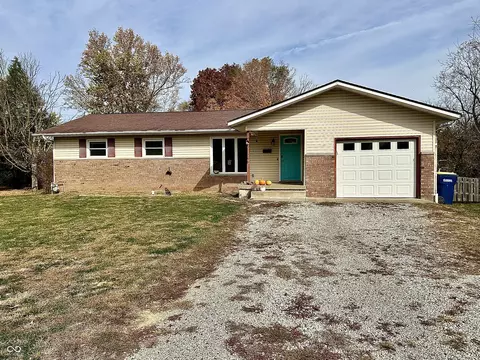 720 Crescent Ct, Greencastle, IN 46135