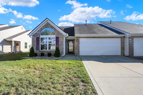 2937 Cadogan Dr, Greenwood, IN 46143