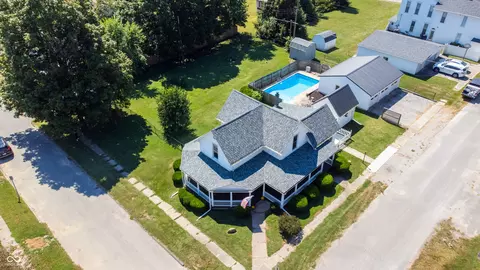 233 S 4th St, Gosport, IN 47433