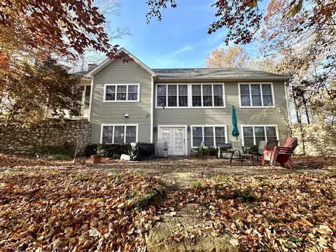 3229 W Arrowhead Dr, Crawfordsville, IN 47933