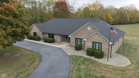 12323 N Bingham Rd, Mooresville, IN 46158