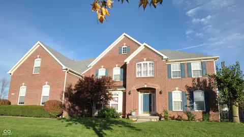 12583 Robinbrook Dr, Carmel, IN 46033