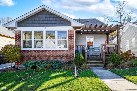 35 E Pearl St, Greenwood, IN 46143
