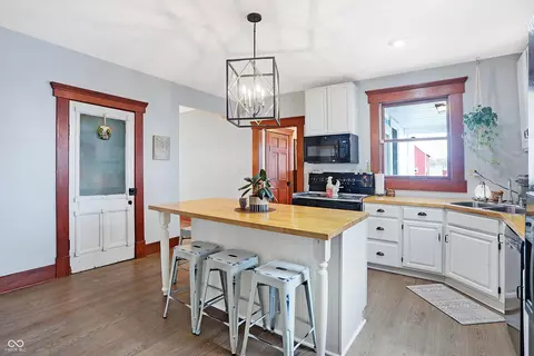 Kitchen - 5982 W State Road 38, Pendleton, IN 46064 photo 3 of 5