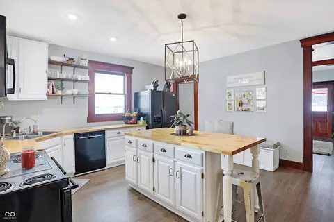 Kitchen - 5982 W State Road 38, Pendleton, IN 46064 photo 1 of 5
