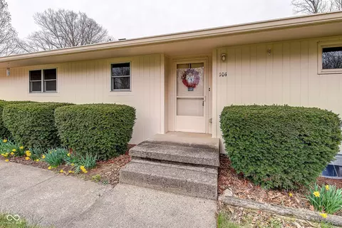 104 Mohawk Ln, West Lafayette, IN 47906