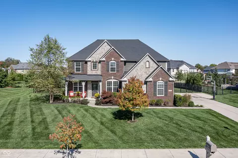 15562 Provincial Ln, Fishers, IN 46040