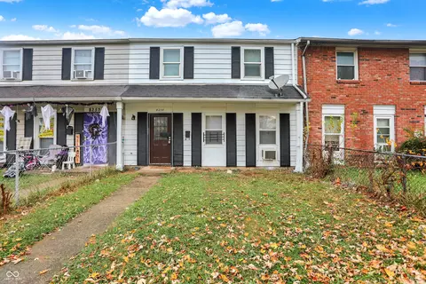 8254 Meadowlark Dr, Indianapolis, IN 46226