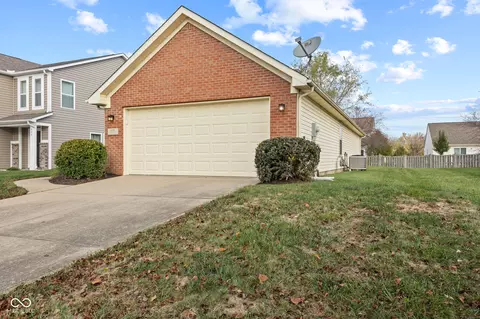 938 Amesbury Ct, Indianapolis, IN 46217