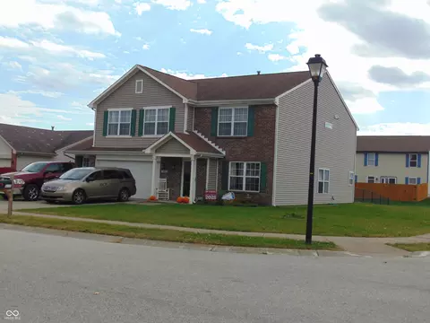 817 Spruce Dr, Greenwood, IN 46143