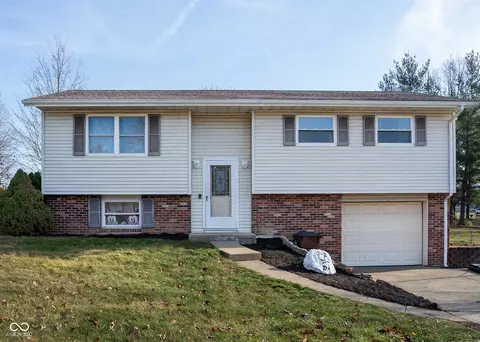 392 Pheasant Run Dr, Batesville, IN 47006