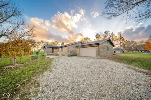 1519 E Fisk Dr, New Castle, IN 47362