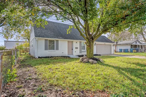5507 Gateway Dr, Indianapolis, IN 46254