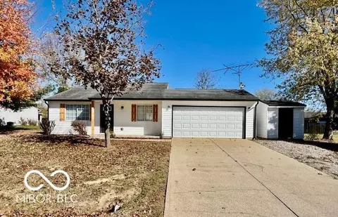 8217 N Waterford Dr, Columbus, IN 47201