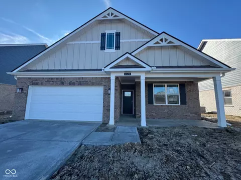 1379 Foxtail Ln, Greenwood, IN 46143