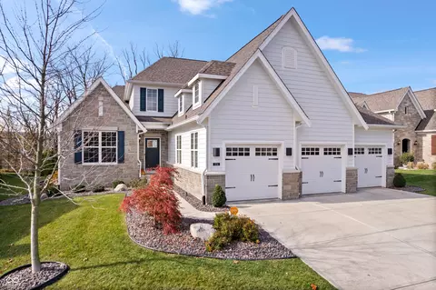 3734 Sugar Pine Ln, Zionsville, IN 46077