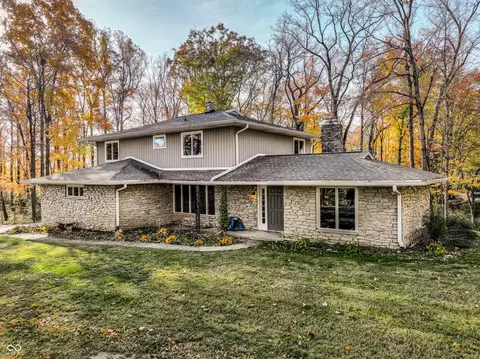 9249 Sandbury Rd, Indianapolis, IN 46256