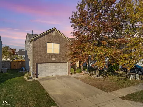 2148 Olympia Dr, Franklin, IN 46131