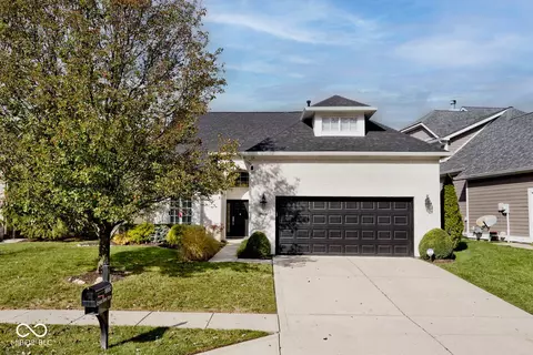 8880 Crystal River Dr, Indianapolis, IN 46240