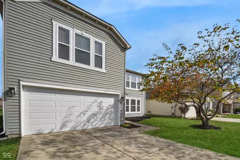 8328 S Retreat Ln, Pendleton, IN 46064 photo 5