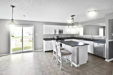 8328 S Retreat Ln, Pendleton, IN 46064 photo 15