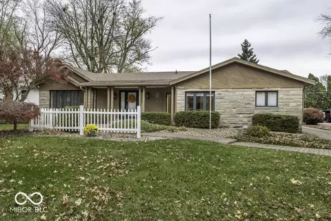 700 Orchard Ln, Greenwood, IN 46142