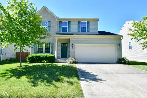 2907 Treehouse Pass, Greenwood, IN 46143