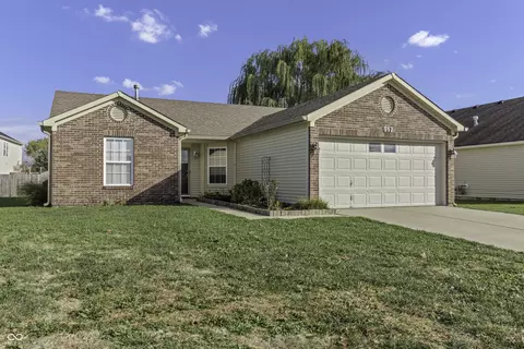 917 Runnymede Dr, Greenfield, IN 46140