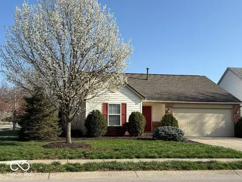 8010 Philadelphia Dr, Fishers, IN 46038