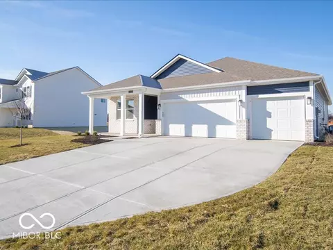 2262 Pine Valley Dr, Plainfield, IN 46168 photo 2