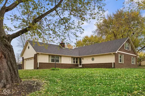 4588 Southway Rd, Greenwood, IN 46142
