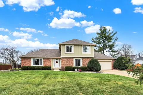 4172 S Creekside Dr, New Palestine, IN 46163
