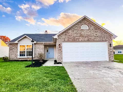 7951 Grand Gulch Dr, Indianapolis, IN 46239