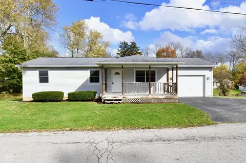 724 Sunset Dr, Danville, IN 46122