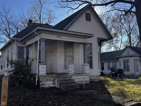 1327 Chestnut St, Terre Haute, IN 47807