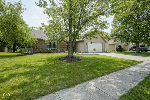 8391 Inland Dr, Avon, IN 46123