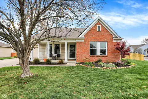 8490 Anvil Ct, Fishers, IN 46038